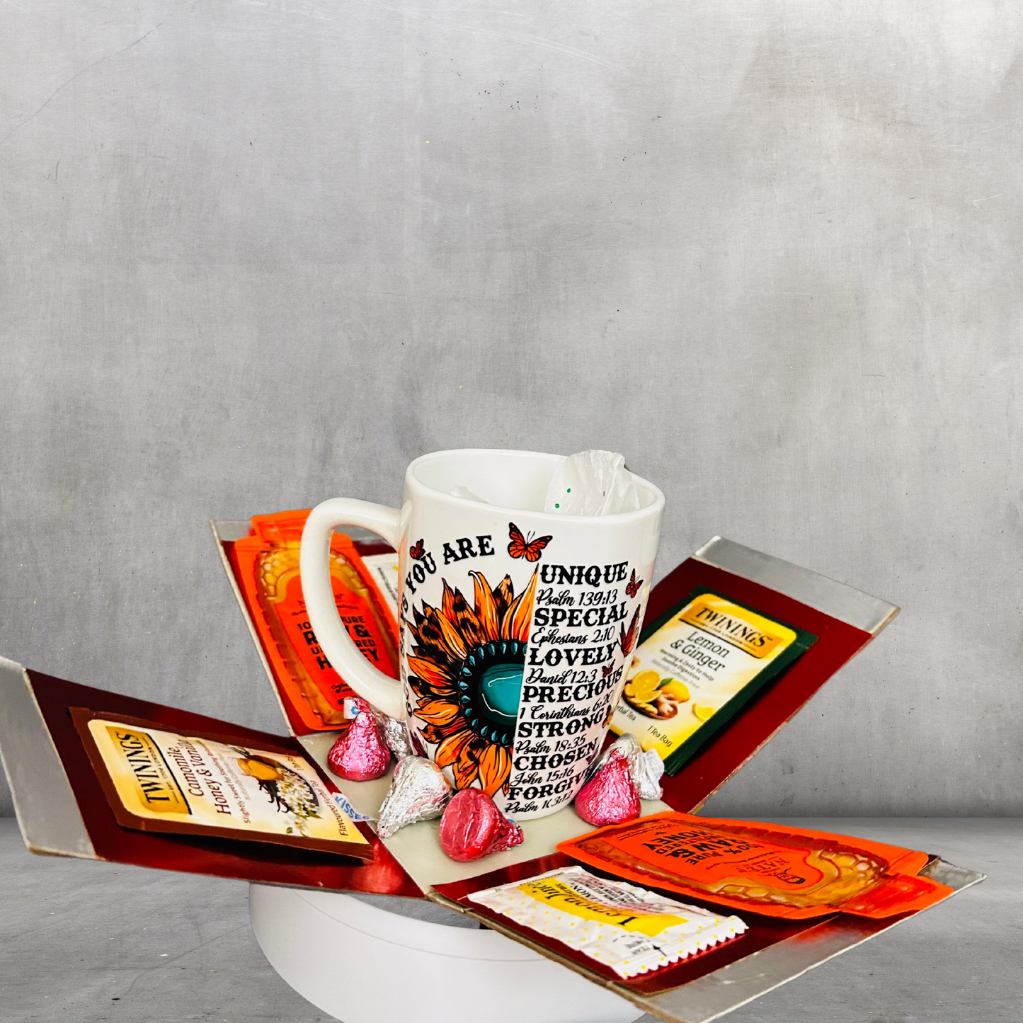 Exploding Box - Mug with Tea